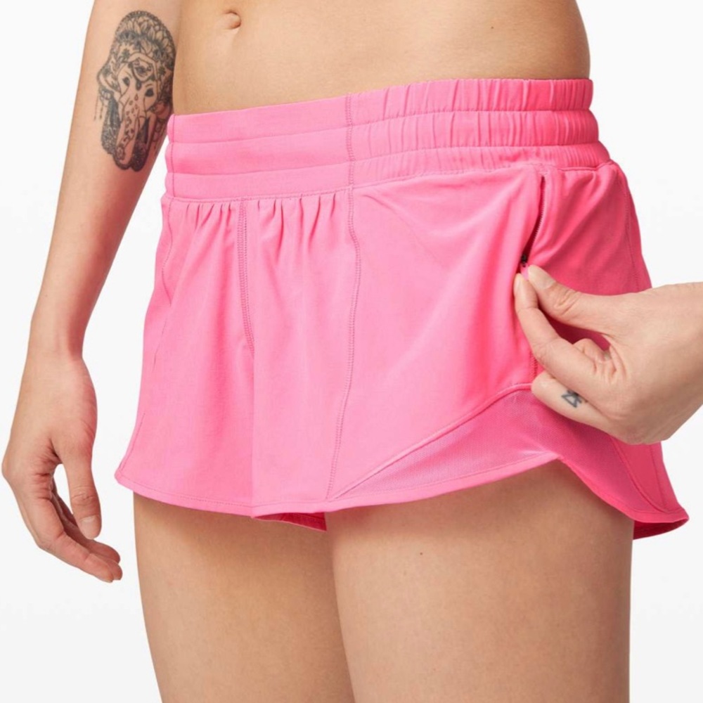 lululemon hotty hots pink size 2 2.5"